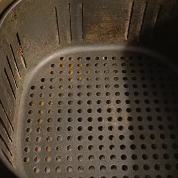 Kumtel XXL Airfryer Boyası Kalktı Ve Paslanma Var Sağlık Tehdidi