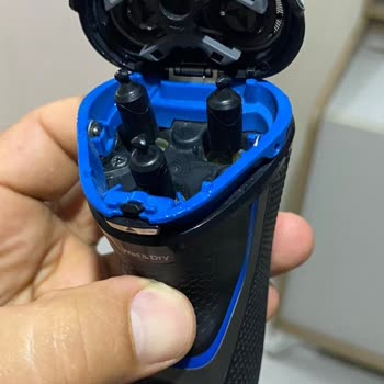 PHILIPS Ev Aletleri Philips Aquatouch Serisi 3000 Tıraş Makinesi