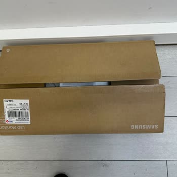 Elmacık Bilgisayar Kutusundan Kırık Çıkan Samsung Monitörde Kimse Müşteriyi Korumuyor.