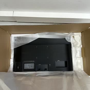 Elmacık Bilgisayar Kutusundan Kırık Çıkan Samsung Monitörde Kimse Müşteriyi Korumuyor.