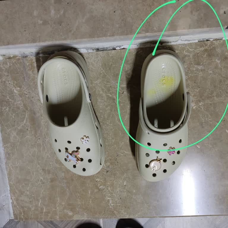 Crocs Terlik & Ayakkabı Sarı Lekeler!