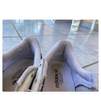 Adidas Superstar Ayakkabının Arkasında Durmuyor