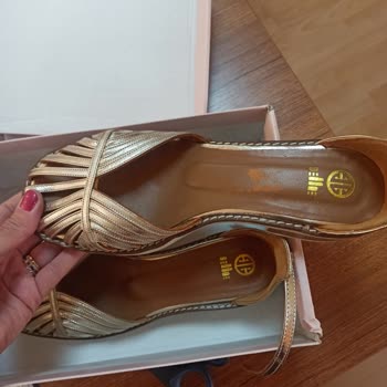Elle Ayakkabı Elle Kullanılmış Ayakkabı Gönderildi