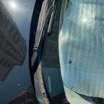 BMW 116 Ed Ön Cam Fitil Yırtılması Kronik Sorun