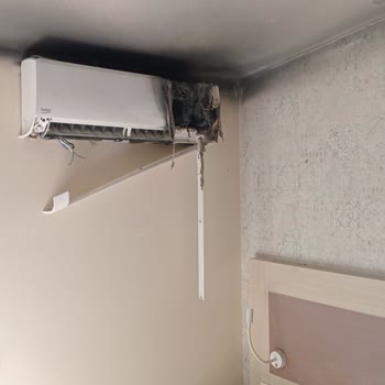 Beko 12000 BTU Klima İç Ünitesinde Yangın