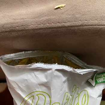 BİM Market Zincirinin Satış Yaptığı Patito Cips İçinden Odun Çıkması