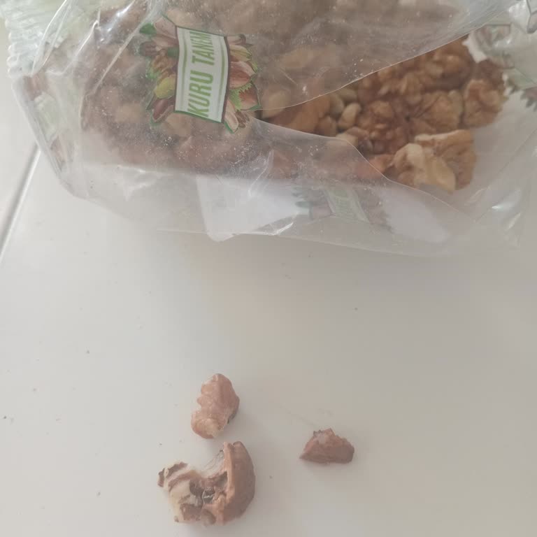 Anpa Gross Market Kuru Tanem Ceviz İçinden Kabuk Çıktı