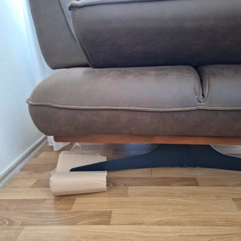 Vivense Koltuk Takimi Ahşabı Yamuldu