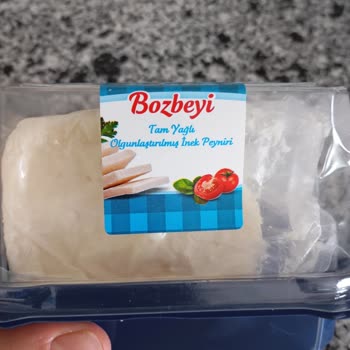 A101 Bozbeyi Tam Yağlı İnek Peyniri
