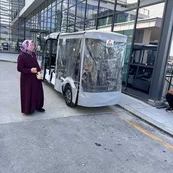 Gaziantep Şehir Hastanesi Ftr Nin Önünde Araçlar Yatıyorlar