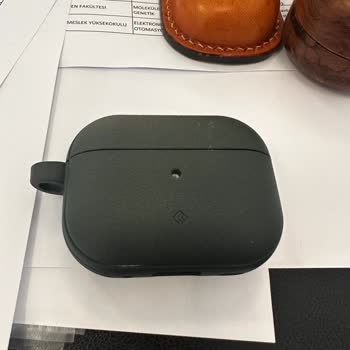 Spigen AirPods Pro 2 Case Hook Broke, Poor Customer Support Response