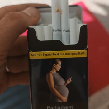 Philip Morris Sigara Paketinden Kurtçuk Çıktı