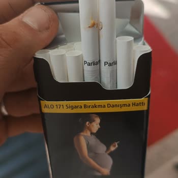 Philip Morris Sigara Paketinden Kurtçuk Çıktı