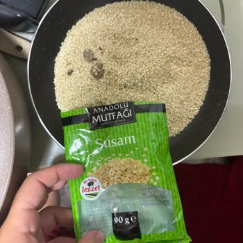 Şok Marketler Susamın İçinden Çıkan Fakat Susam Olmayan Siyah Şeyler