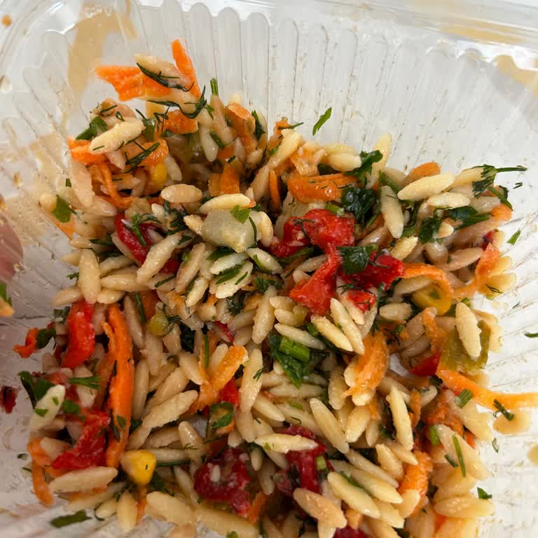 Samsu Börek Beklemiş Şehriye Salatası