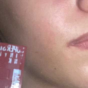 Maybelline Superstay 130 Extra Caused Lip Sores and Lost Pigmentation Over Time