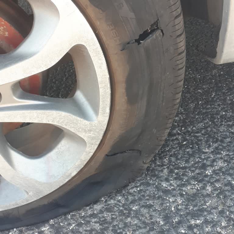 Goodyear 185 65r 14 Lastik Yarılması/patlaması