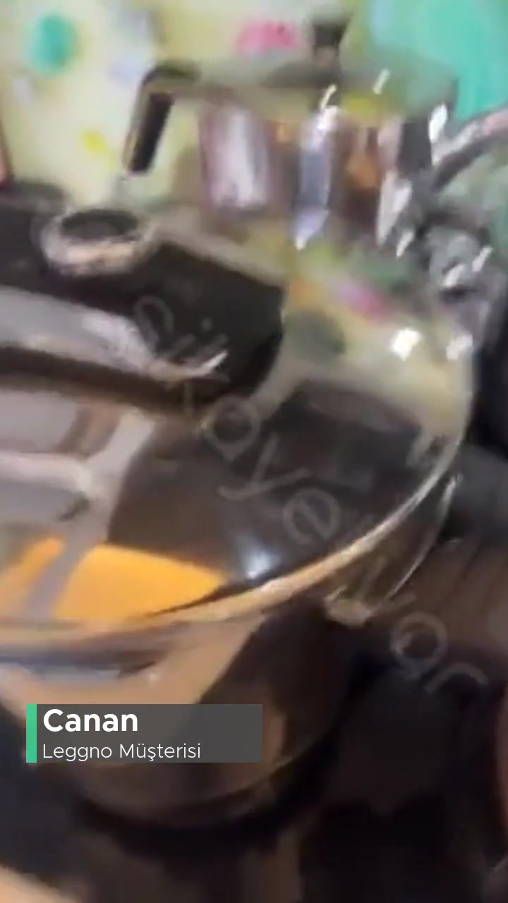 Leggno Cook Siyah Uzun Saplı Düdüklü Su Fışkırıyor videonun kapak resmi