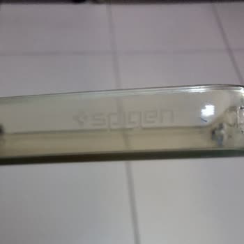 Spigen Liquid Crystal Kalitesizliği