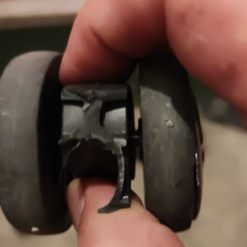 Niğde Vip Turizm Valizimi Kıran Muavin Ve İlgisiz Firma