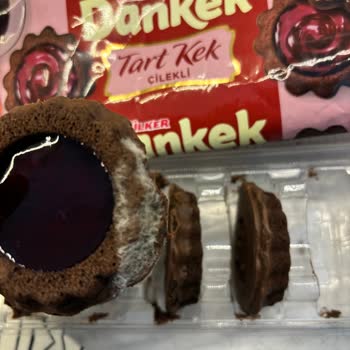Ülker Tart Kek Çilekli Küflü Çıktı