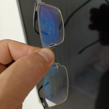 Atasun Optik Gözlük Camının Kaplaması Attı