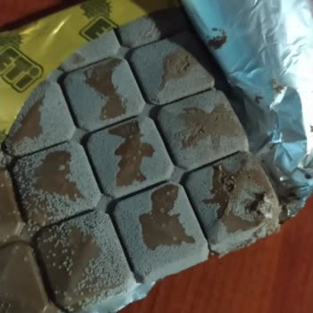 Migros'tan Aldığım Eti Çikolata Ve Pop Kek Küflü Ve Kurtlu Çıktı