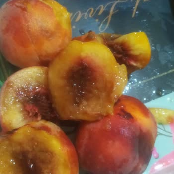 Çelikkayalar Market 'ten Aldığım Şeftaliler Çürük Çıktı