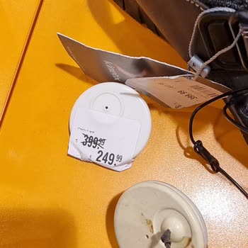 FLO Ayakkabı Mağazasındaki Etiket Fiyatı Kasadaki Fiyatı Aynı Değil