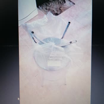 Aldagelsin Kırık Ürün Ve İlgisiz Satıcı