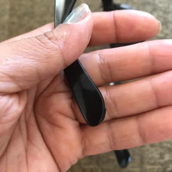 Sunvision_eyewear Defolu Güneş Gözlüğü Ve İlgisiz Satıcı