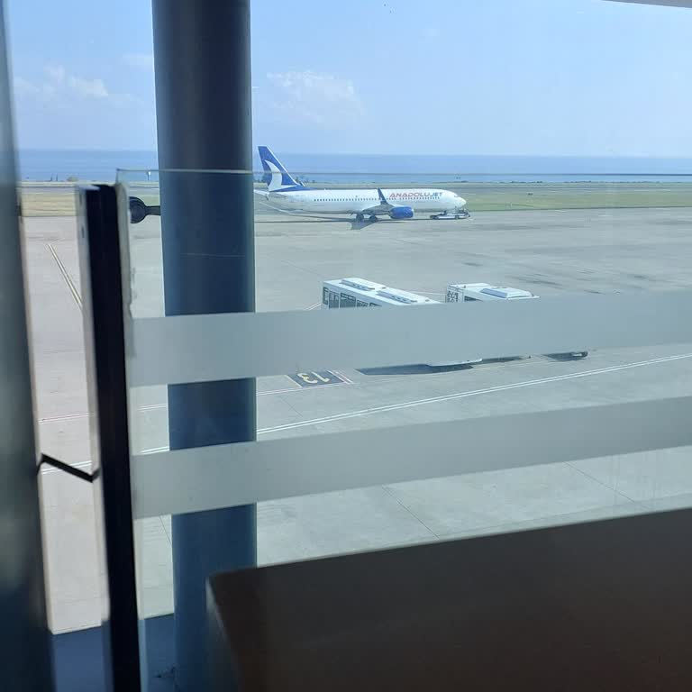 Sunexpress Uçağı Sürek Erteleniyor