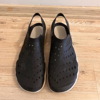 Crocs Terlik & Ayakkabı Tatilde Kullanılan Ayakkabının Kısa Sürede Yıpranması
