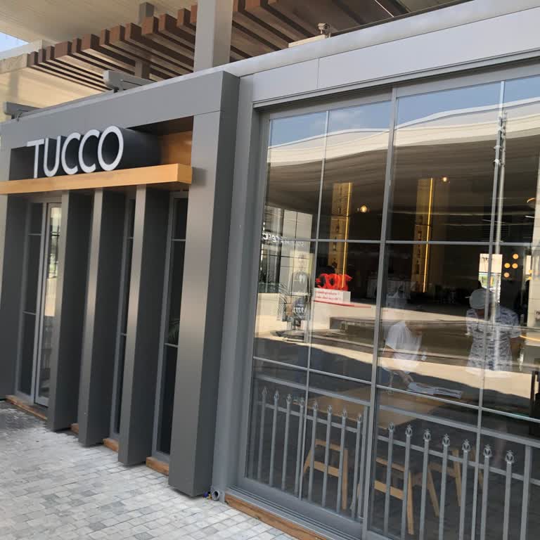 Tucco Gastro Pub Boş Restoranda Kahvaltı Yapamama Ve İlgisiz Garsonlar