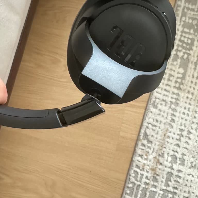 JBL Tune760btnc Kulaklık Hareketli Kısım Kırılması