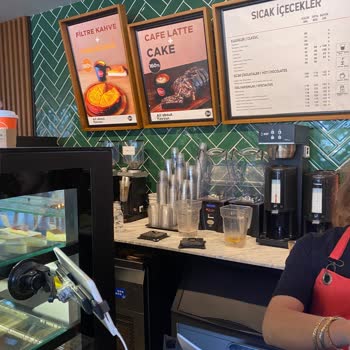 Gloria Jeans Kampanya Dikkat