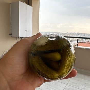 Tat Gıda Tat Kornişon Turşu İçinde İp Parçası