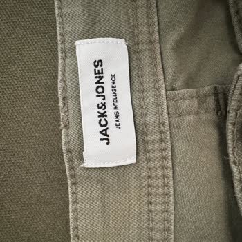 Jack & Jones Tiftikleniyor Ve Rengi Soluyor