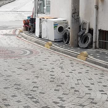 T. C. Cumhurbaşkanlığı Hurdacının Sokak Kirliliği