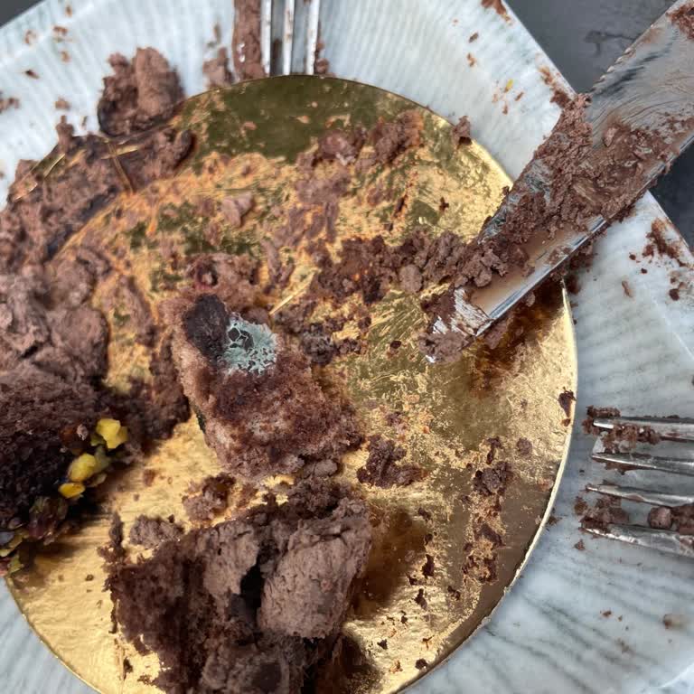 TBMM Milli Saraylar Beykoz Müzesi'nde Küflü Pasta Sorunu