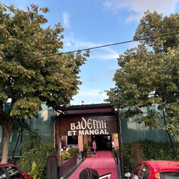 Bademli Et Mangal Müşteri Taleplerine Duyarsız Ve Kaba Çalışanlar