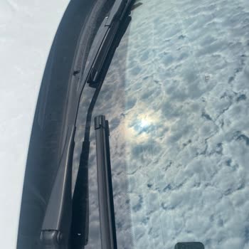 BMW 1.18i Ön Cam Fitili