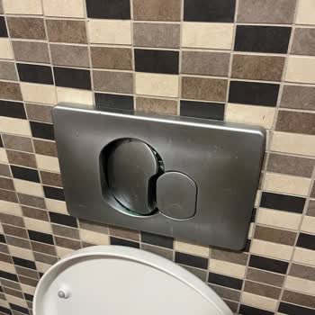 Greenpark Pendik Otelinde Oda Çok Pis Ve Hiç Kimse İlgilenmedi.