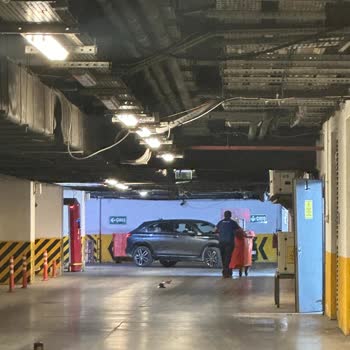 Medical Park Hastanesi Kocaeli Otopark Girişi Kötü Durumda