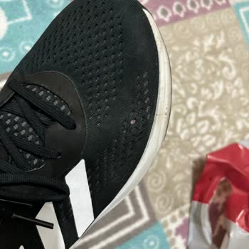 Adidas Ayakkabımın İç Kısmının Yırtılması