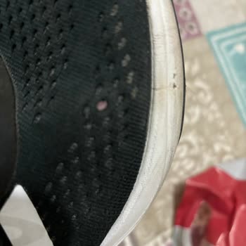 Adidas Ayakkabımın İç Kısmının Yırtılması