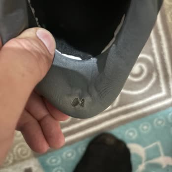 Adidas Ayakkabımın İç Kısmının Yırtılması