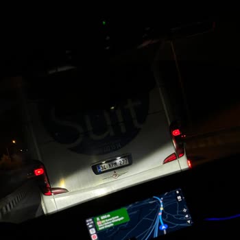 Metro Turizm Şoförünün Hayatımızı Riske Atması!