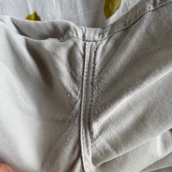 Mavi Pantolon Bacak Arası Yırtılma