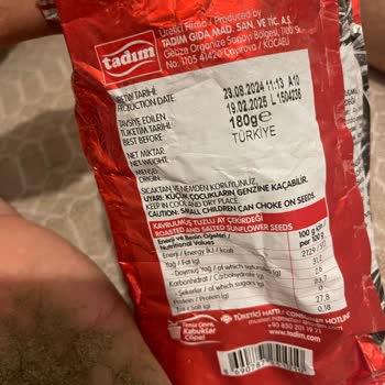 Tadım Ay Çekirdeği Paketinde Toz Dolu